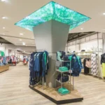 Akustik Leuchtdecke als Gestaltungselement in einem Geschäft