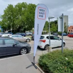 Beachflag Drop im Wind aufgestellt