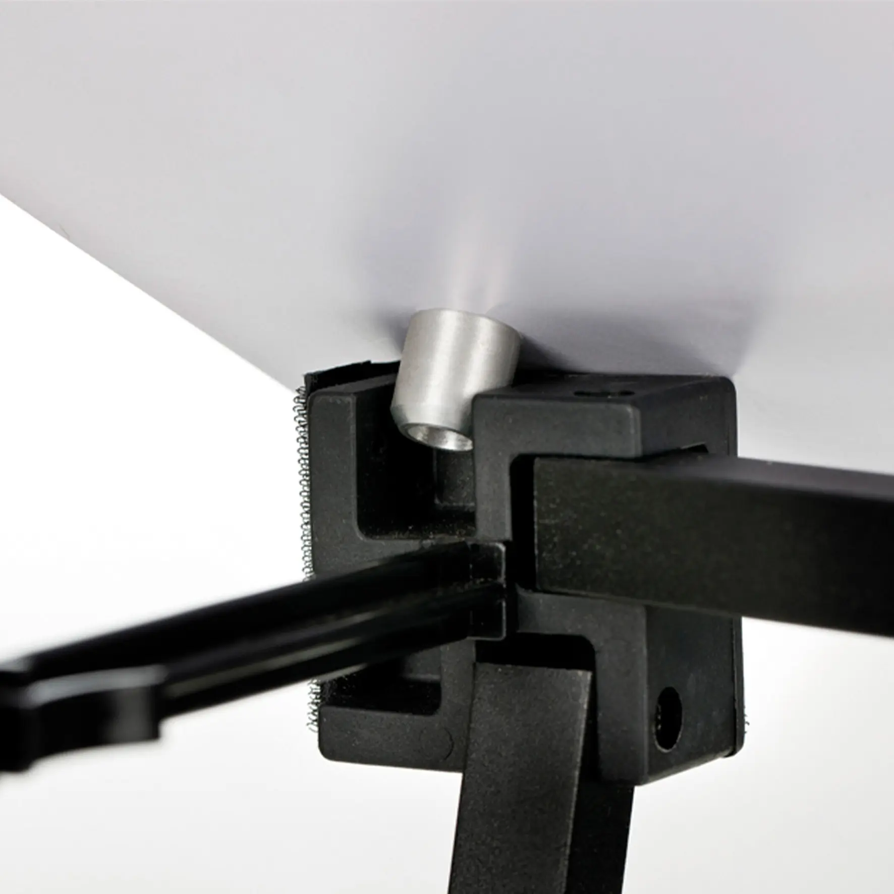 Detail einer Promotiontheke mit individuell bedruckter Frontbespannung