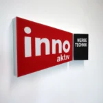 Selbstklebender Basotect Logo-Schallabsorber mit Wunschmotiv