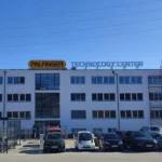 Frontansicht eines Leuchtschilds mit Acrylglas und LED-Beleuchtung