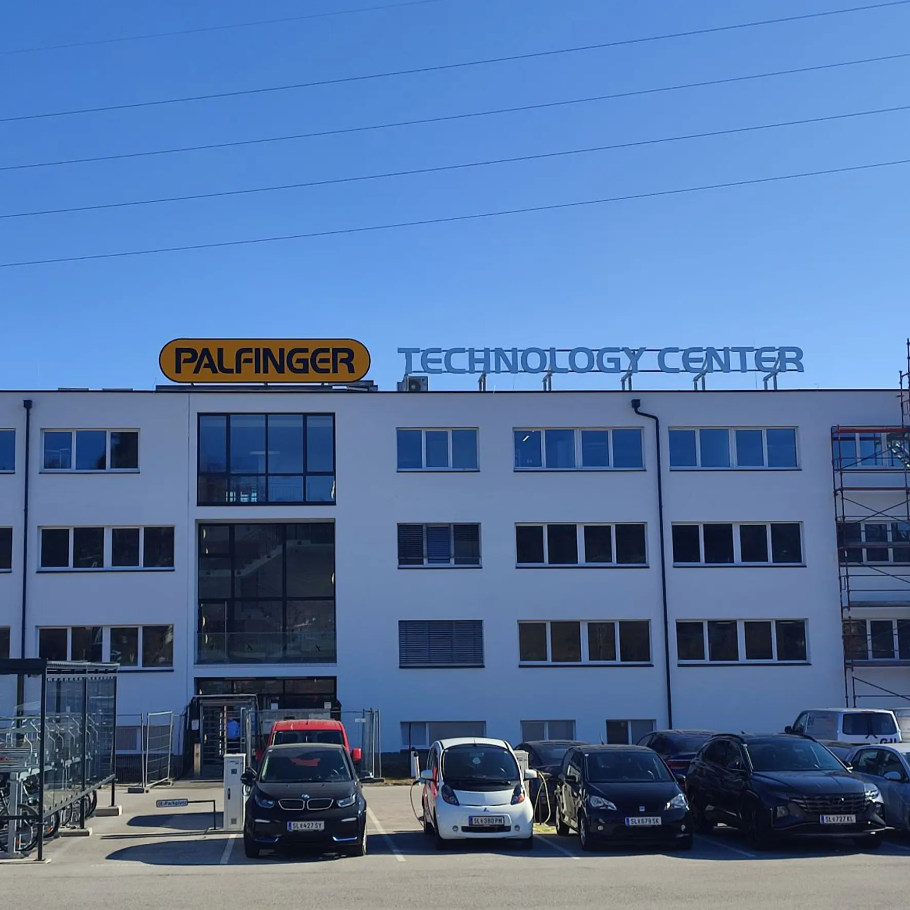 Frontansicht eines Leuchtschilds mit Acrylglas und LED-Beleuchtung