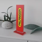 Klassischer Acryl Tischaufsteller im Standardformat