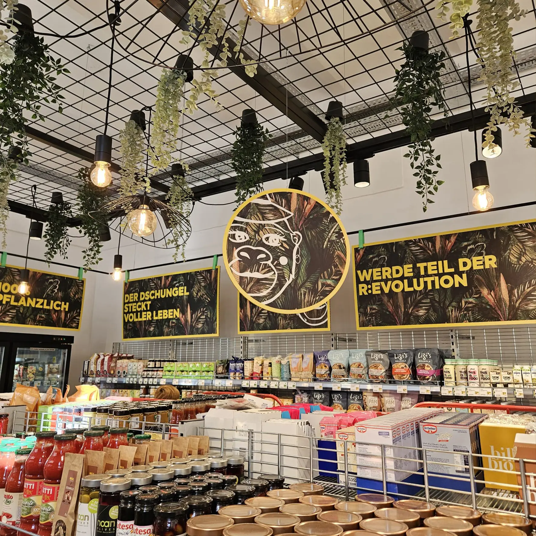 Shopgestaltung mit bedruckten Wabenkarton