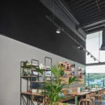 Fugenlose Akustik-Wandlösung in schwarz