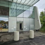 Individuell bedruckte Milchglasfolie auf Glasfassade