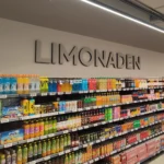 Leichte Styropor-Buchstaben zur Beschriftung in einem Shop