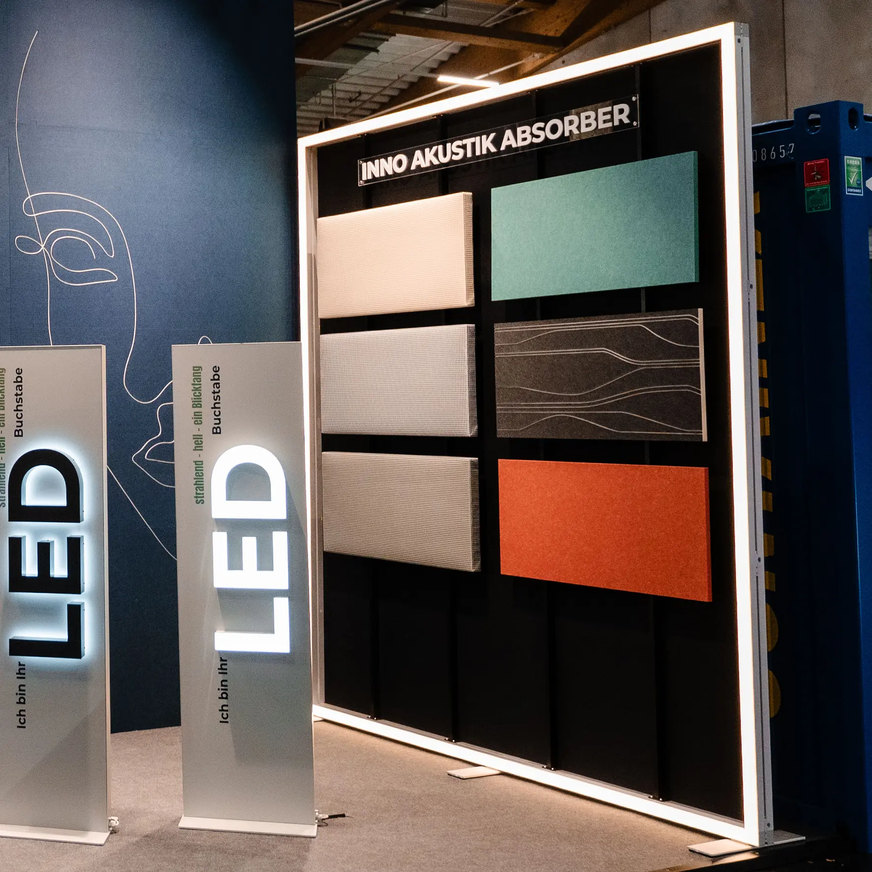 inno LED Line Leuchtrahmen zur Präsentation von Mustern auf der Messe