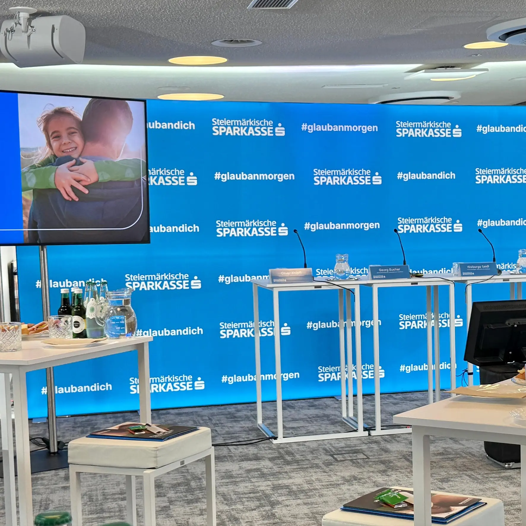 inno LEDwall als beleuchtete Pressewand